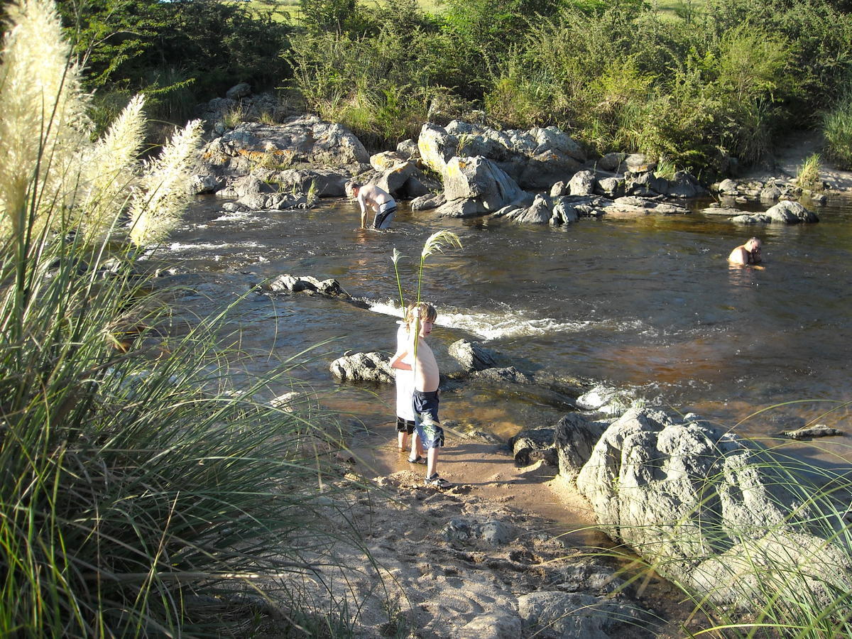 Cabanas Ecos Del Rio Los Reartes Phòng bức ảnh